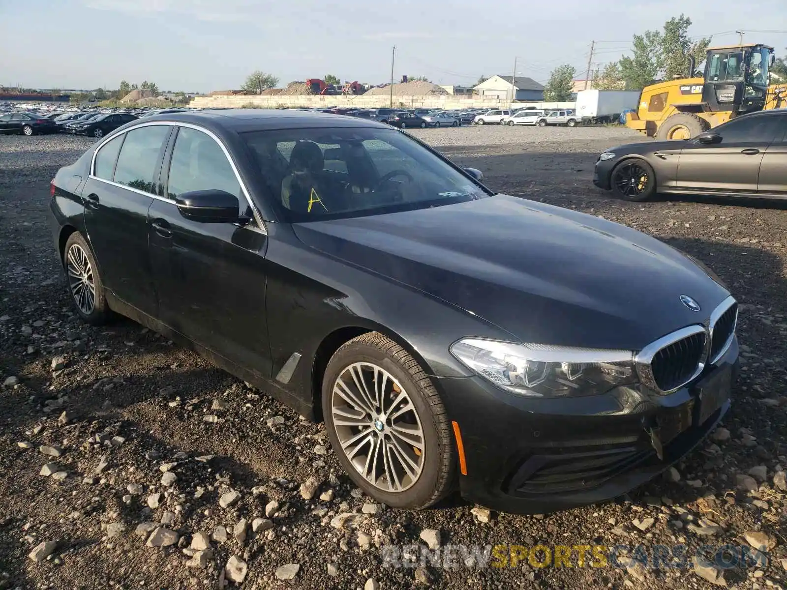 1 Фотография поврежденного автомобиля WBAJA7C57KWW08144 BMW 5 SERIES 2019