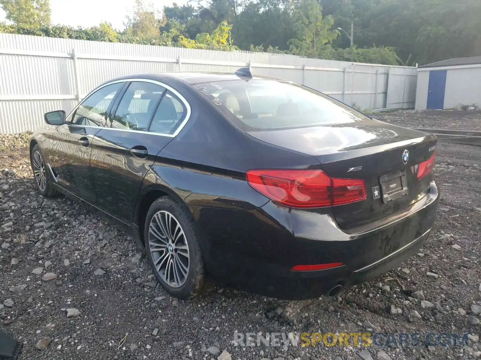 3 Фотография поврежденного автомобиля WBAJA7C57KWW08144 BMW 5 SERIES 2019