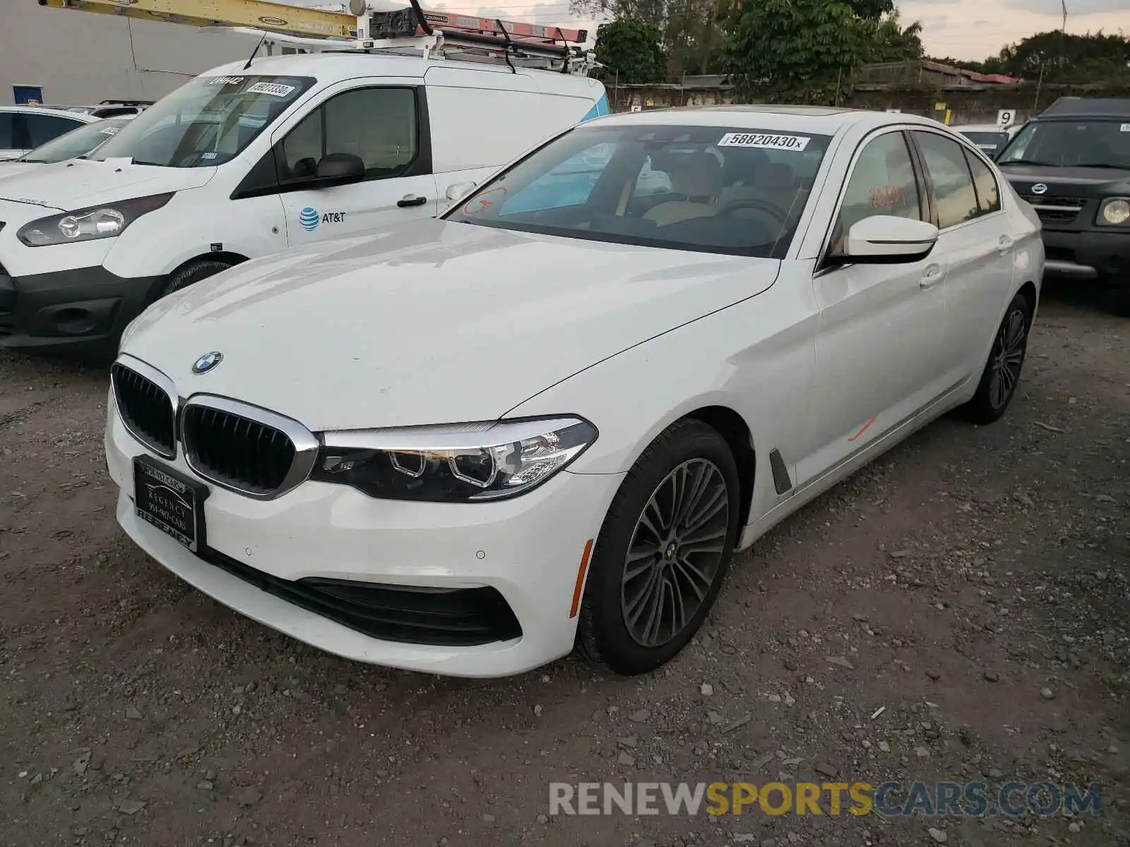 2 Photograph of a damaged car WBAJA7C57KWW12744 BMW 5 SERIES 2019