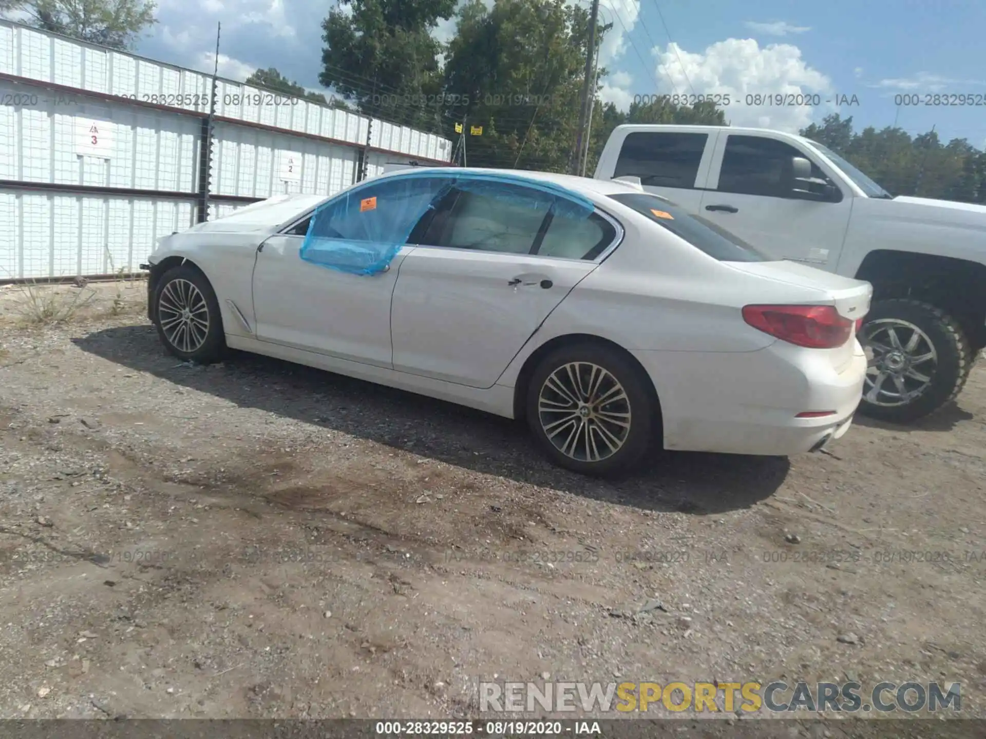 3 Photograph of a damaged car WBAJA7C57KWW18995 BMW 5 SERIES 2019