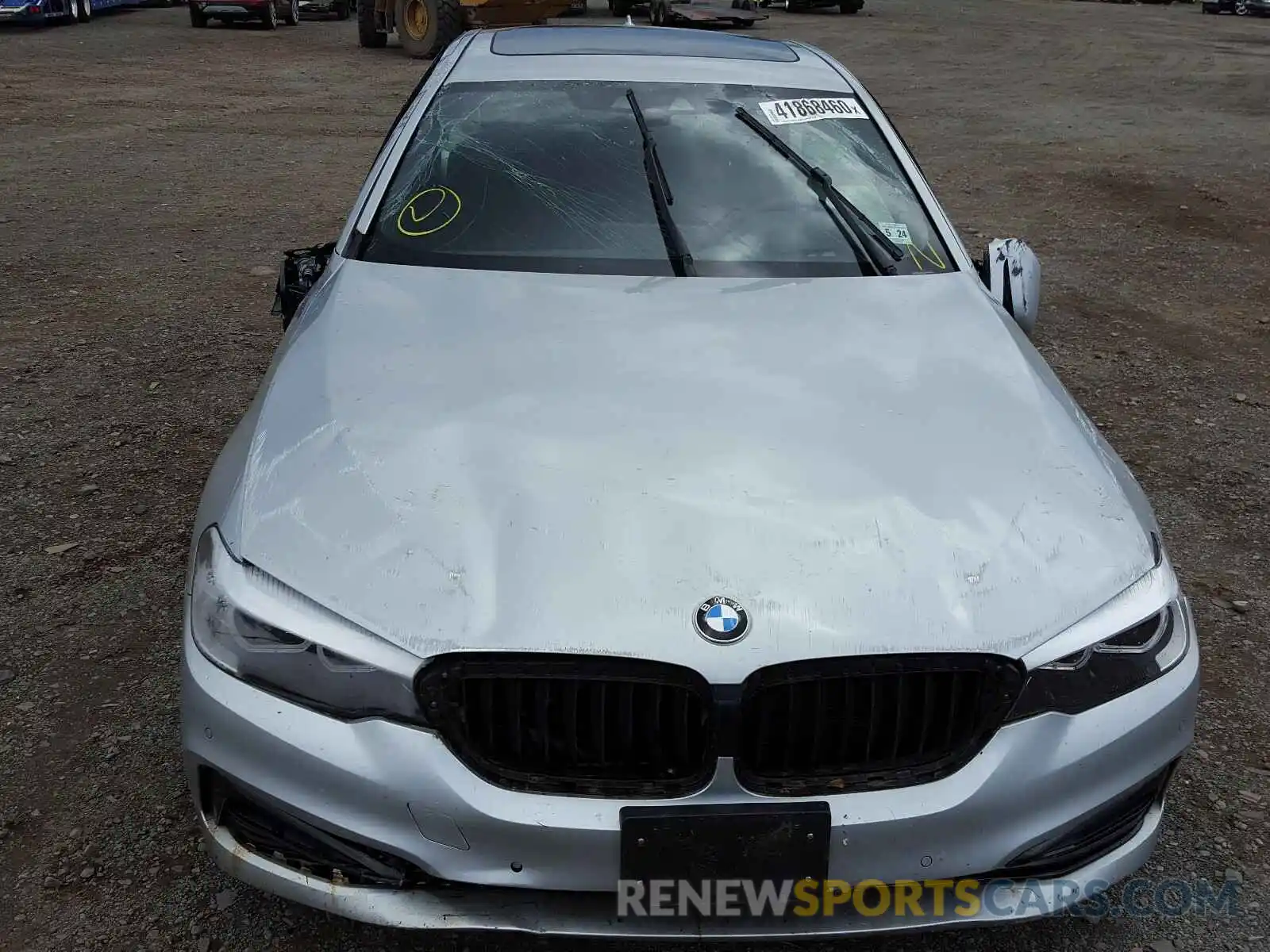 9 Photograph of a damaged car WBAJA7C57KWW19354 BMW 5 SERIES 2019