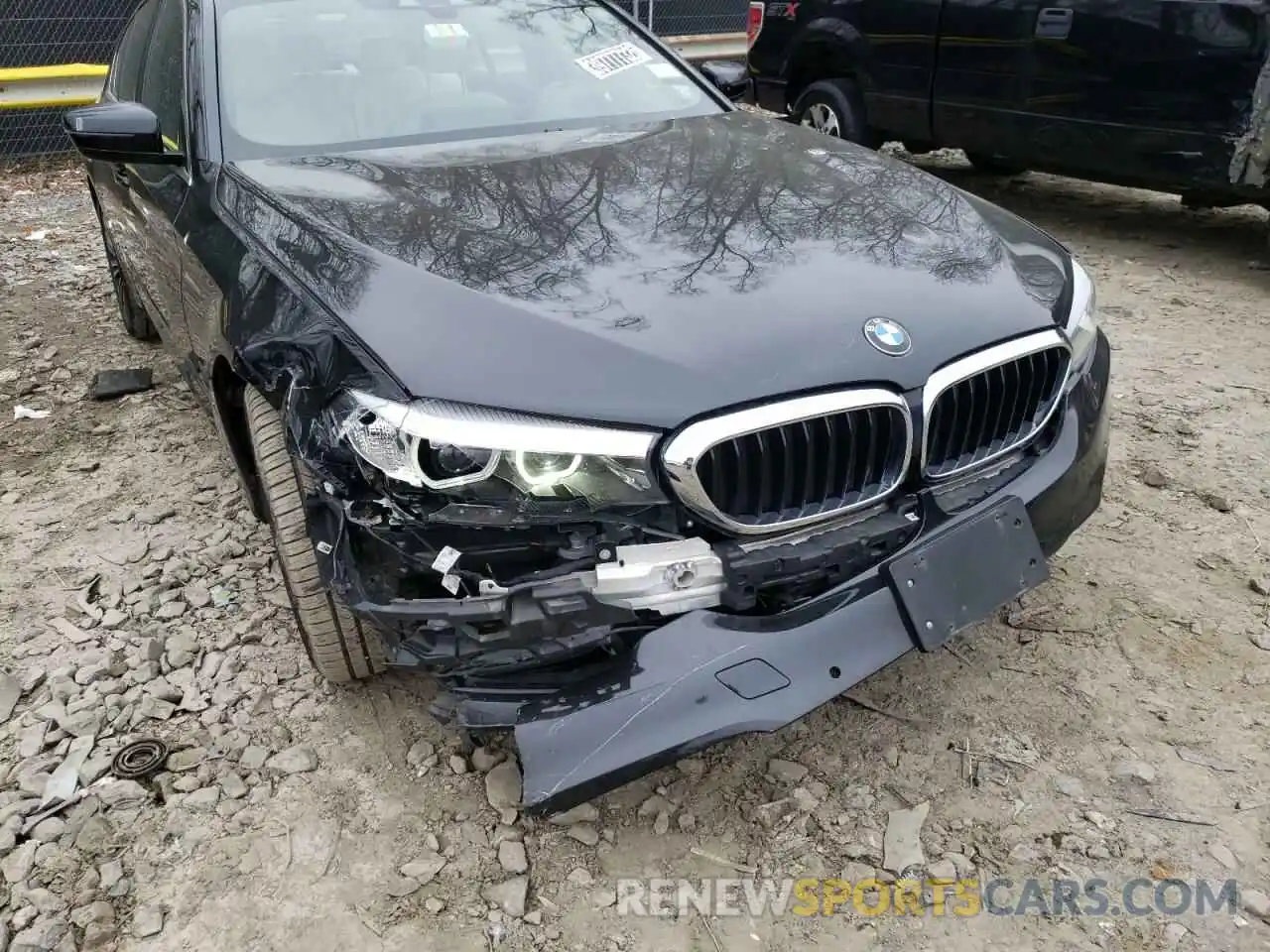 9 Photograph of a damaged car WBAJA7C57KWW41337 BMW 5 SERIES 2019