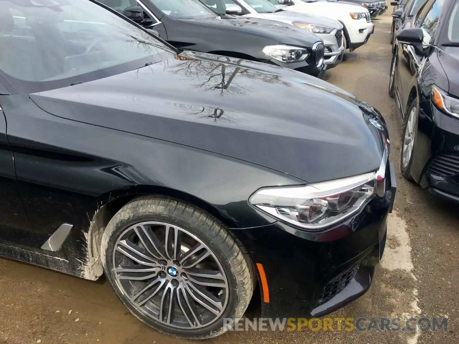 1 Photograph of a damaged car WBAJA7C58KG910570 BMW 5 SERIES 2019