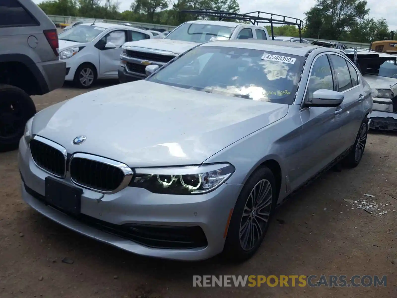 2 Photograph of a damaged car WBAJA7C58KWW04636 BMW 5 SERIES 2019