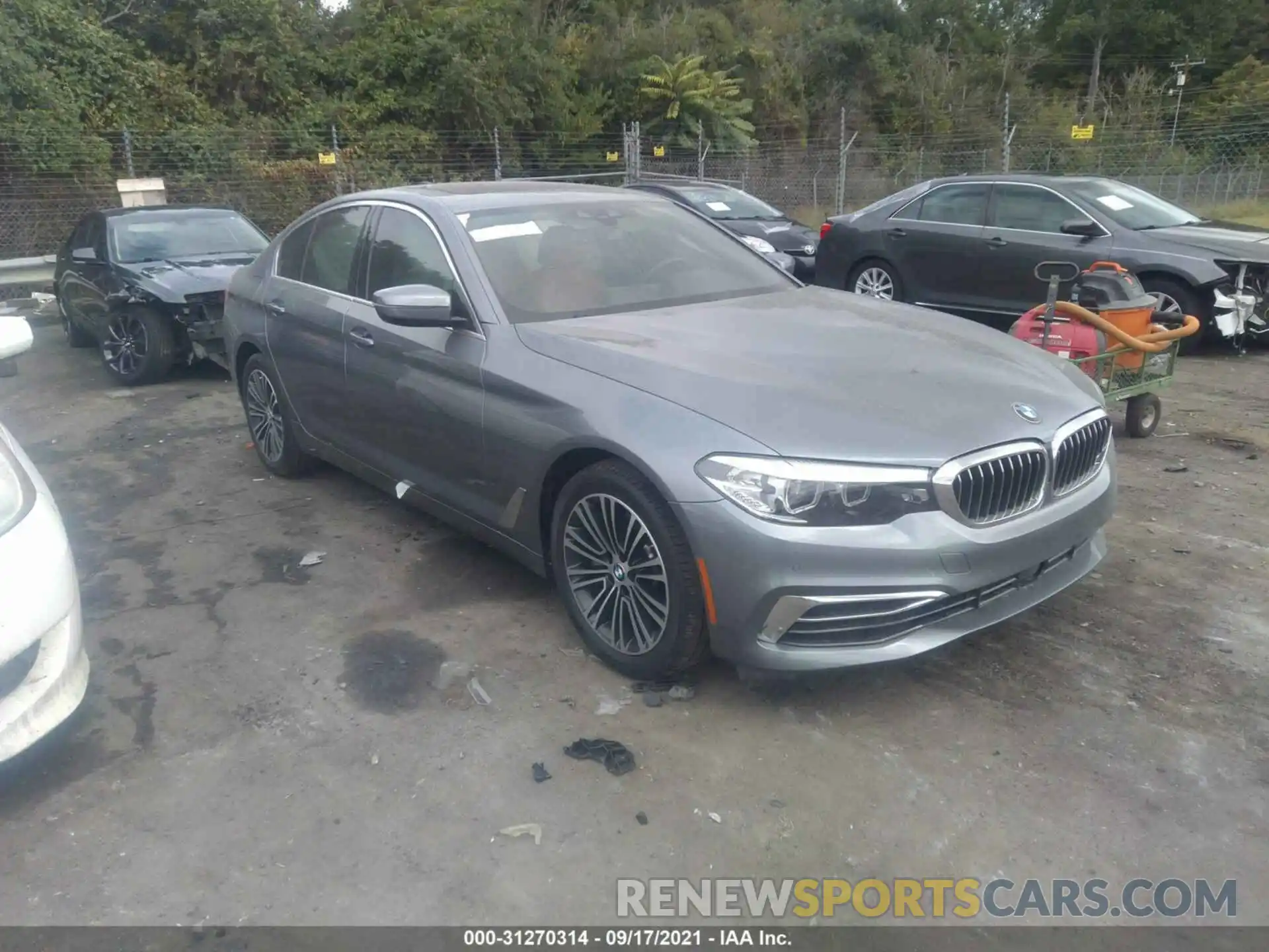 1 Photograph of a damaged car WBAJA7C58KWW50077 BMW 5 SERIES 2019