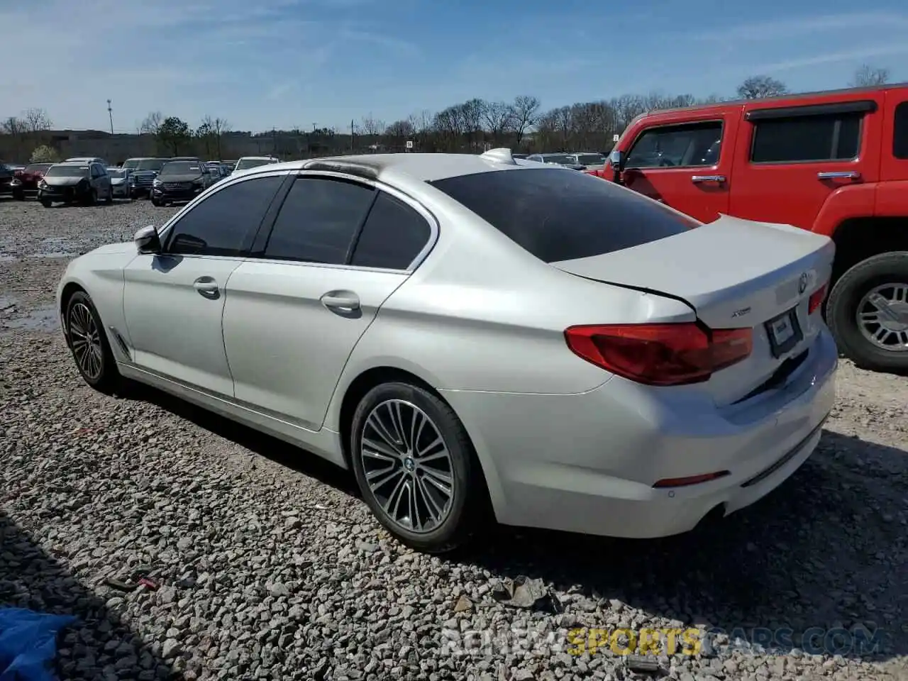 2 Фотография поврежденного автомобиля WBAJA7C59KG912148 BMW 5 SERIES 2019