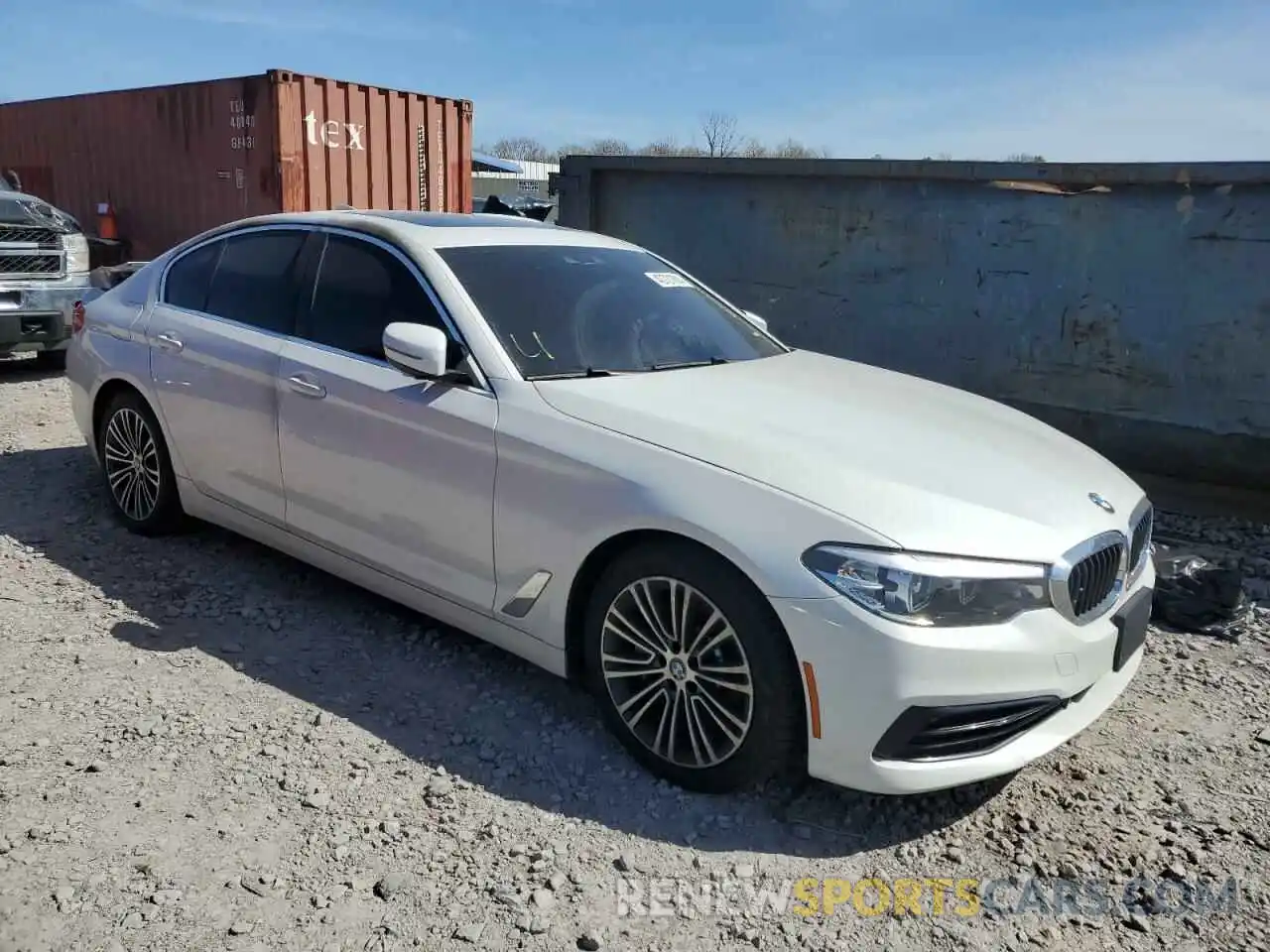 4 Фотография поврежденного автомобиля WBAJA7C59KG912148 BMW 5 SERIES 2019