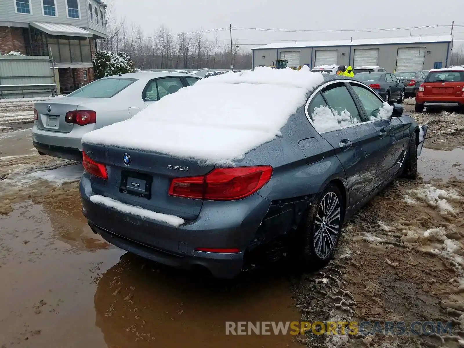 4 Фотография поврежденного автомобиля WBAJA7C59KG912179 BMW 5 SERIES 2019