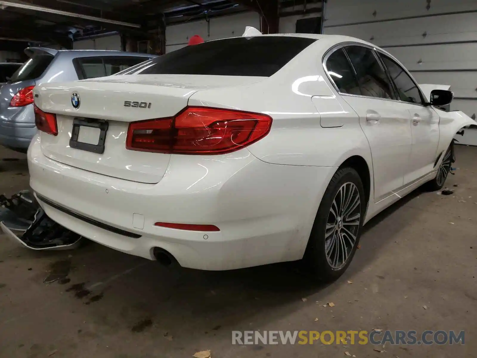 4 Photograph of a damaged car WBAJA7C59KWW07318 BMW 5 SERIES 2019