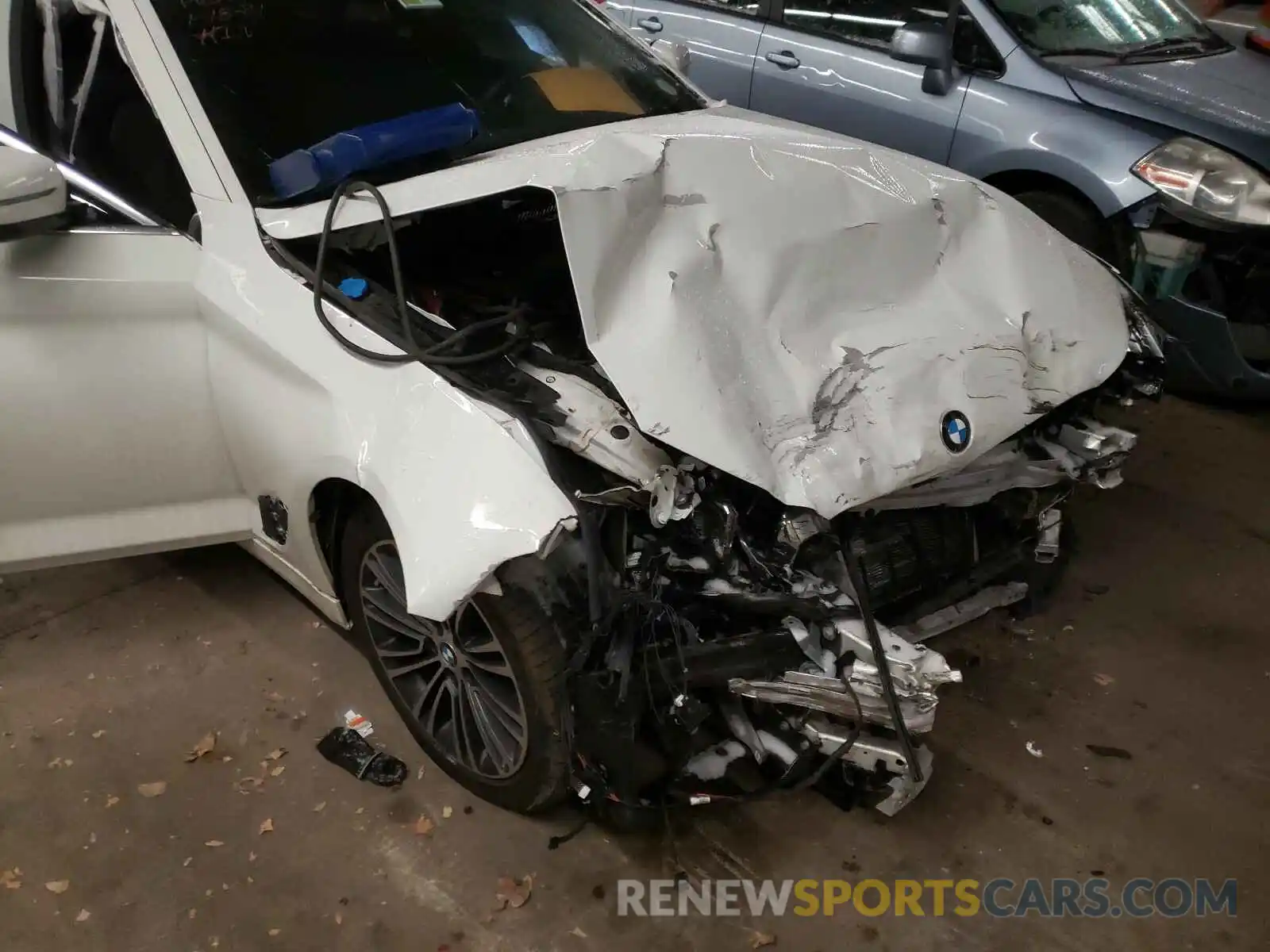 9 Photograph of a damaged car WBAJA7C59KWW07318 BMW 5 SERIES 2019