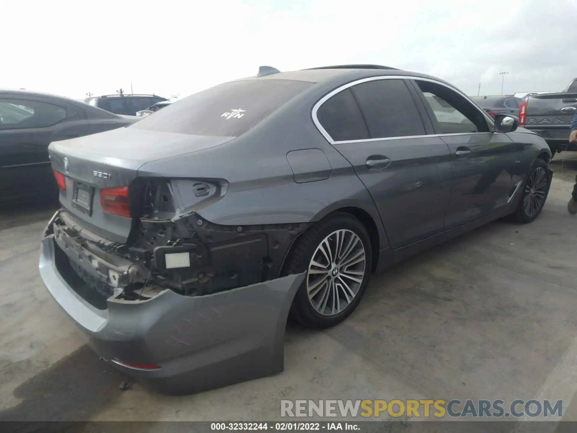 4 Photograph of a damaged car WBAJA7C59KWW07996 BMW 5 SERIES 2019