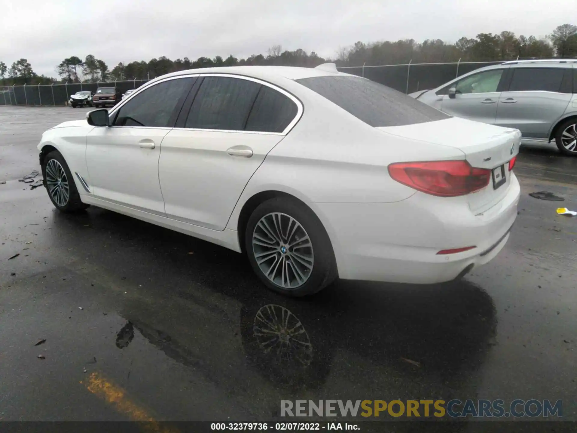 3 Photograph of a damaged car WBAJA7C59KWW17833 BMW 5 SERIES 2019