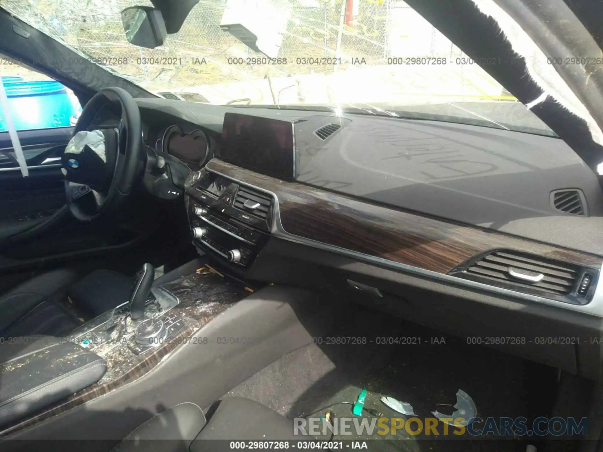 5 Photograph of a damaged car WBAJA7C59KWW18688 BMW 5 SERIES 2019