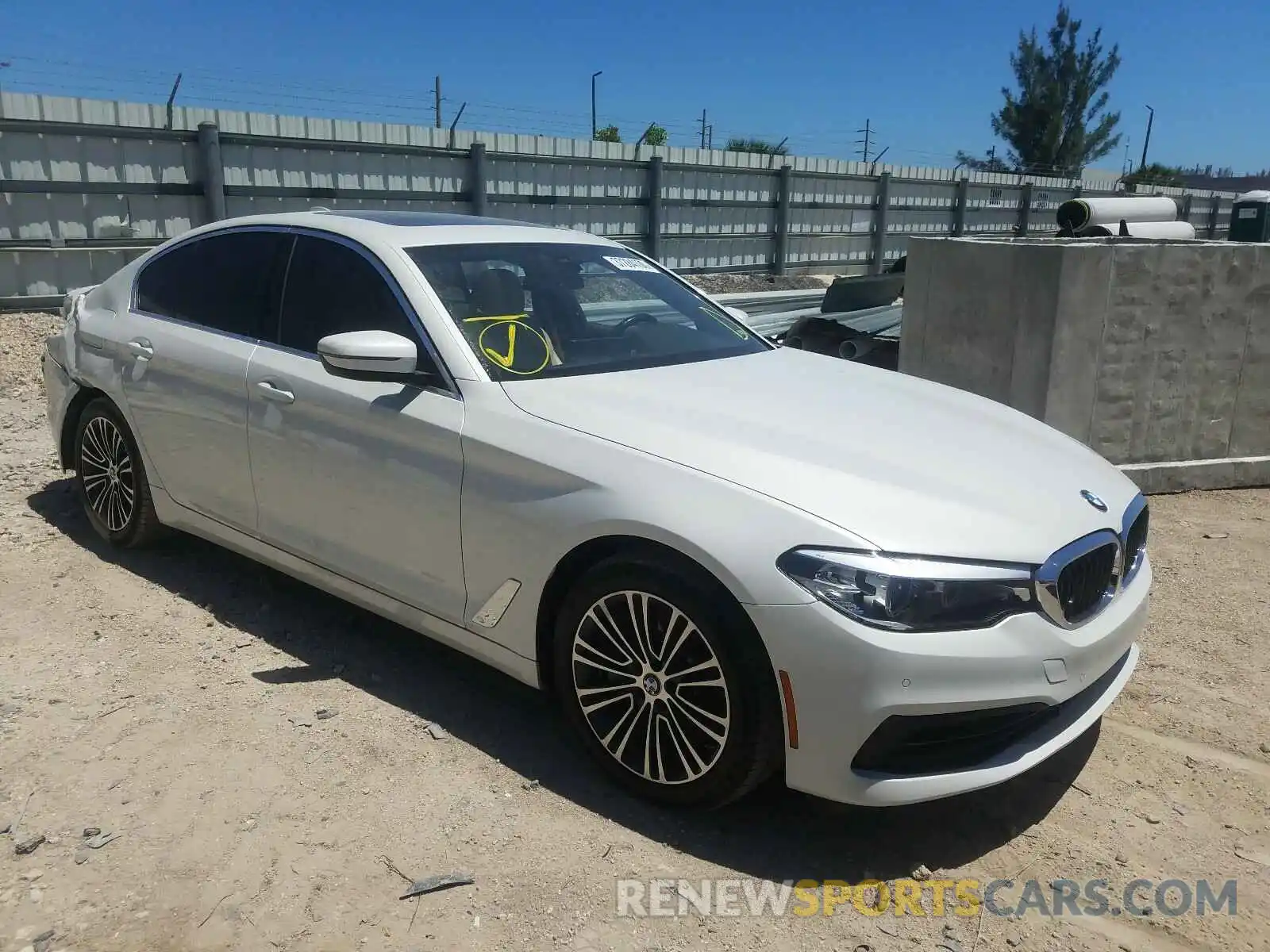 1 Photograph of a damaged car WBAJA7C59KWW19405 BMW 5 SERIES 2019