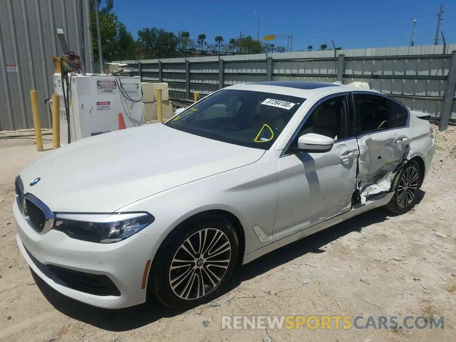 2 Photograph of a damaged car WBAJA7C59KWW19405 BMW 5 SERIES 2019