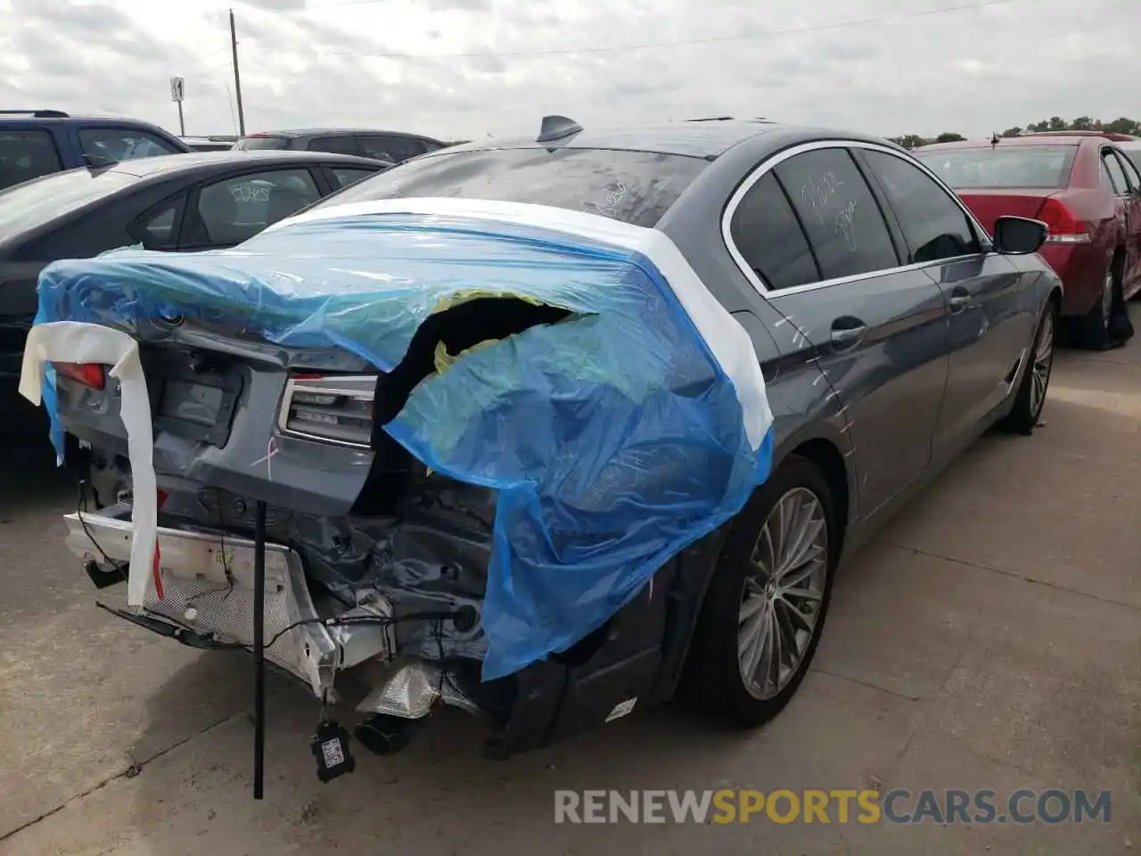 4 Photograph of a damaged car WBAJA7C59KWW19906 BMW 5 SERIES 2019