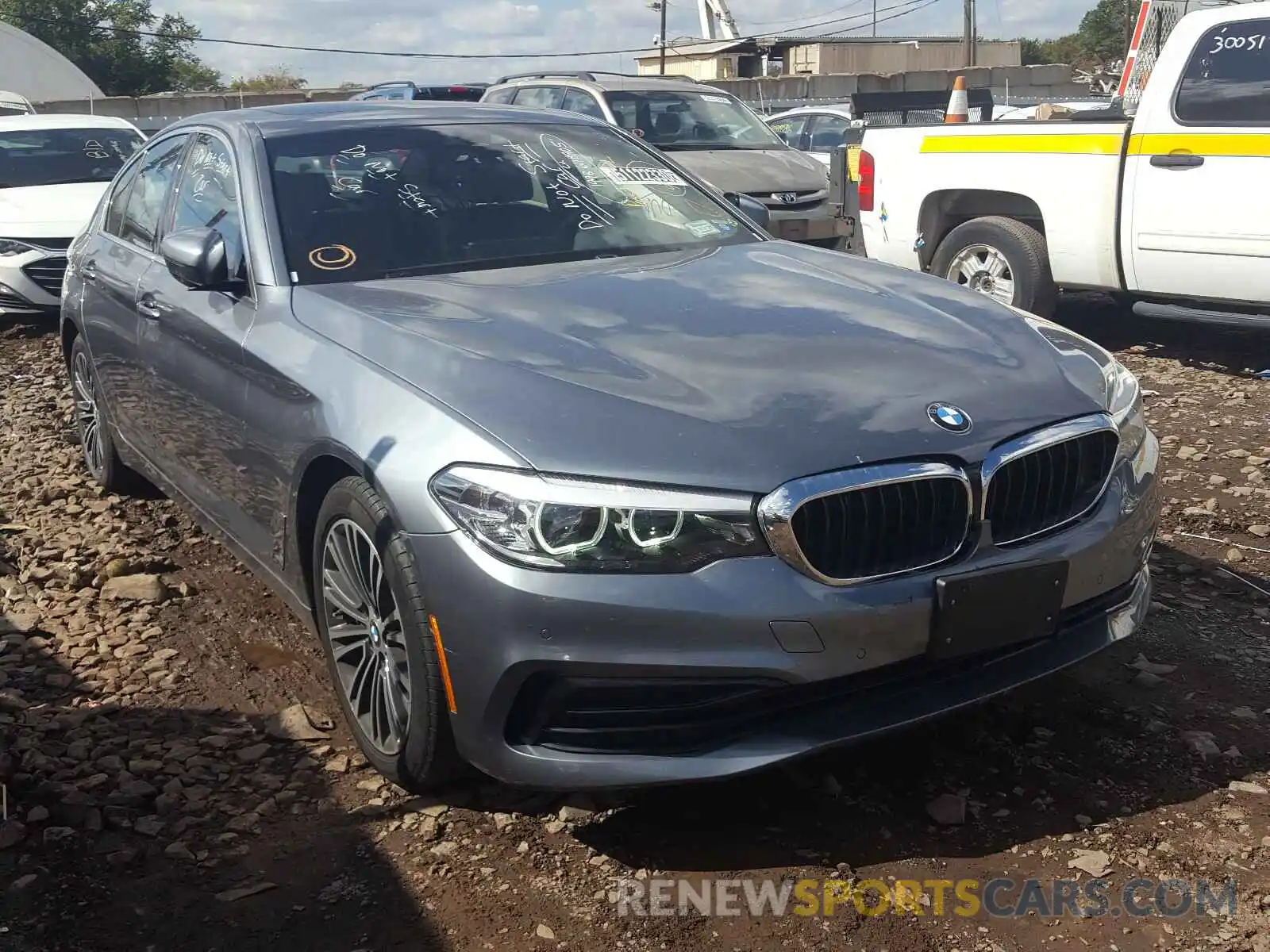 1 Photograph of a damaged car WBAJA7C59KWW27553 BMW 5 SERIES 2019