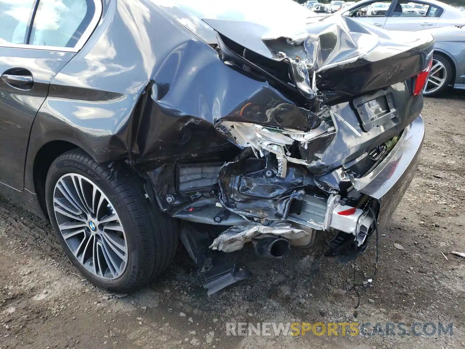 9 Photograph of a damaged car WBAJA7C59KWW33238 BMW 5 SERIES 2019