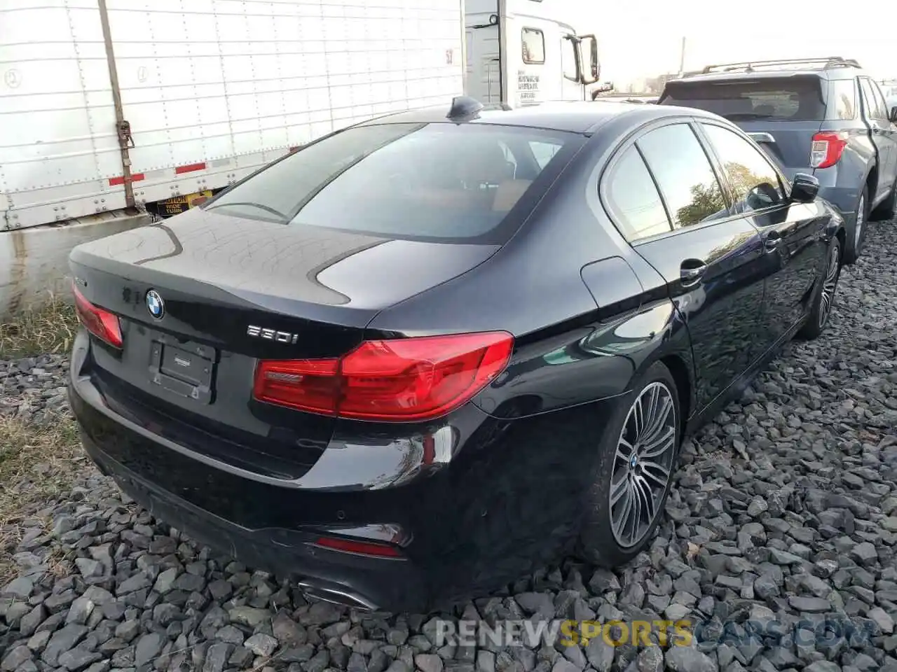 4 Фотография поврежденного автомобиля WBAJA7C59KWW44823 BMW 5 SERIES 2019