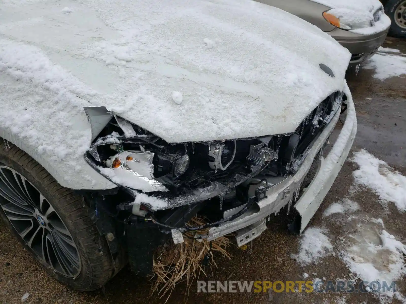 9 Photograph of a damaged car WBAJA7C5XKG910571 BMW 5 SERIES 2019