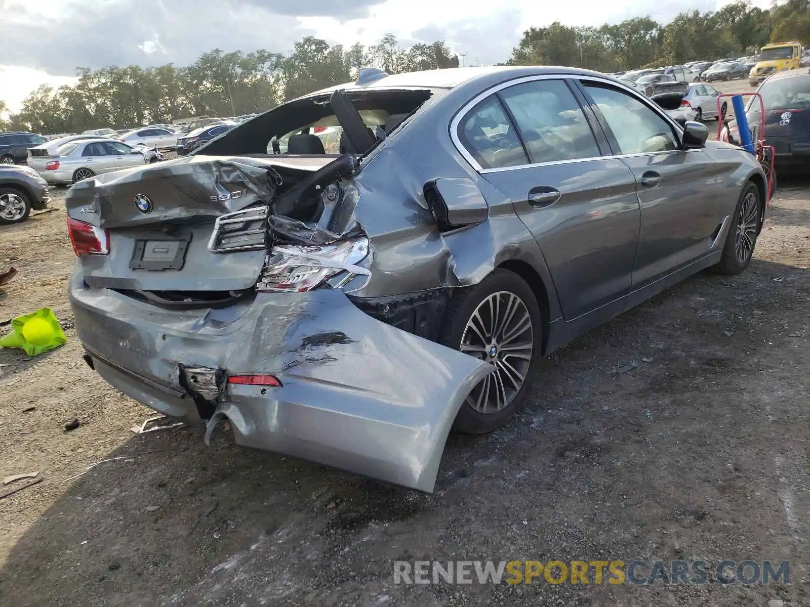 4 Photograph of a damaged car WBAJA7C5XKG910697 BMW 5 SERIES 2019