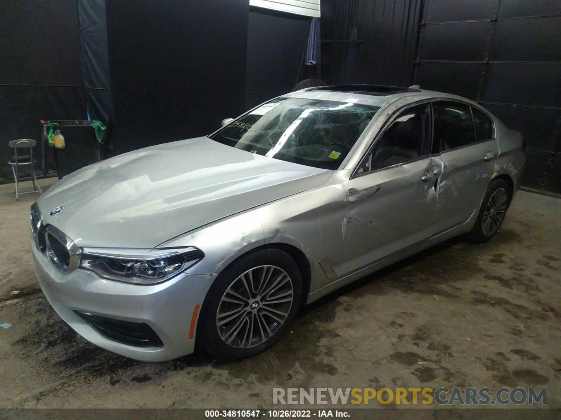 2 Фотография поврежденного автомобиля WBAJA7C5XKG911817 BMW 5 SERIES 2019