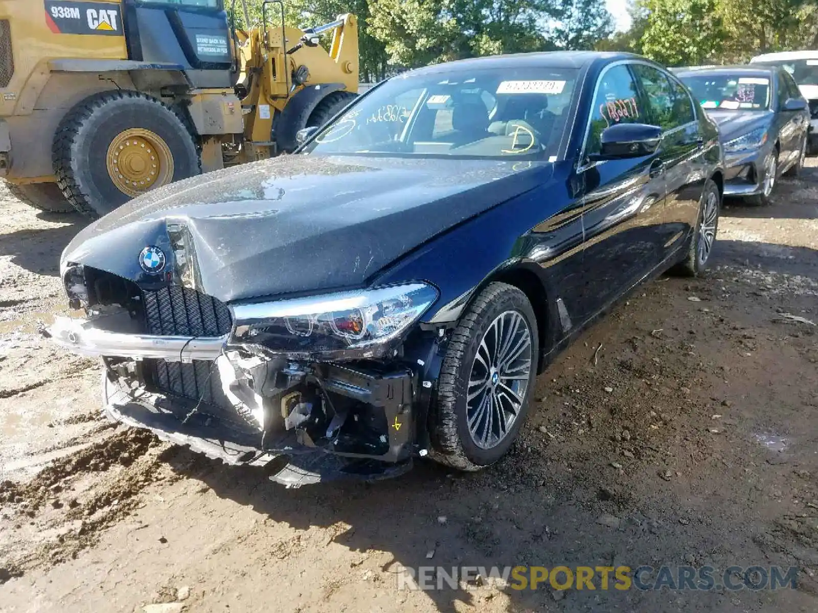 2 Фотография поврежденного автомобиля WBAJA7C5XKG912272 BMW 5 SERIES 2019