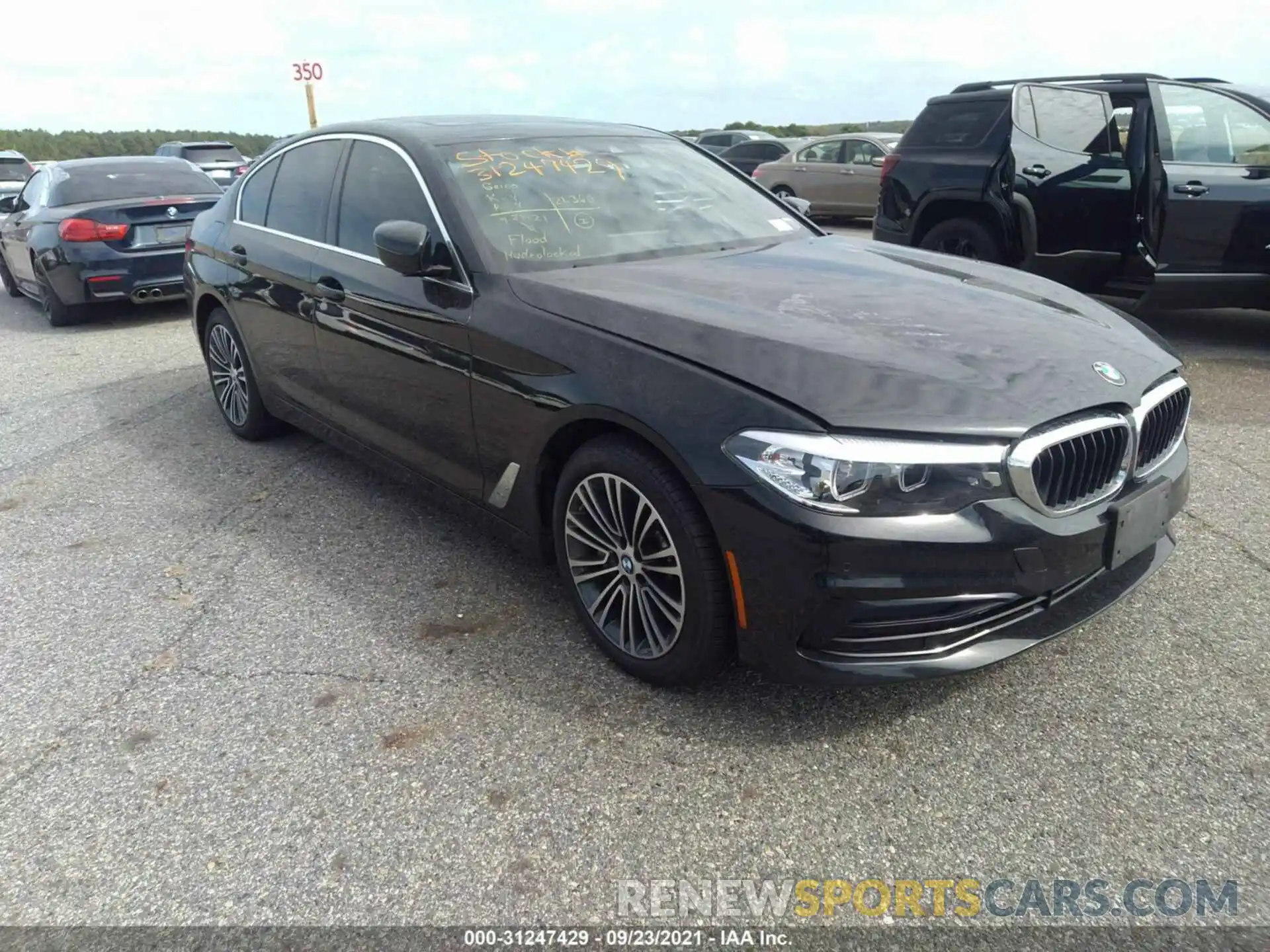 1 Photograph of a damaged car WBAJA7C5XKWW08123 BMW 5 SERIES 2019