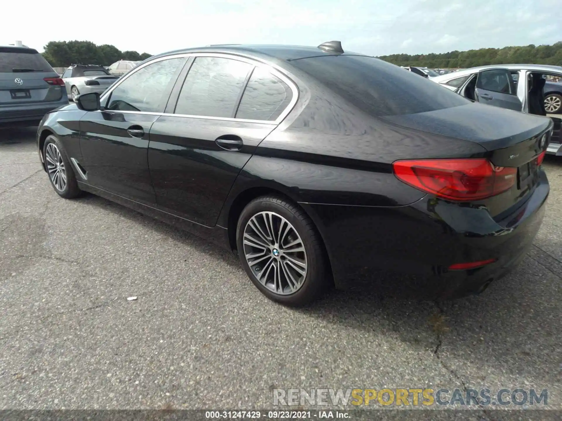 3 Photograph of a damaged car WBAJA7C5XKWW08123 BMW 5 SERIES 2019