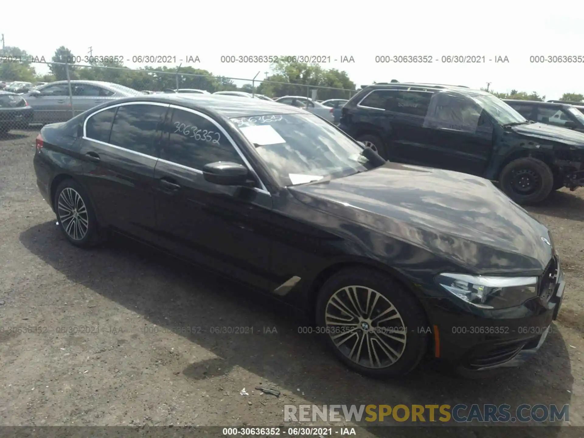 1 Photograph of a damaged car WBAJA7C5XKWW09398 BMW 5 SERIES 2019