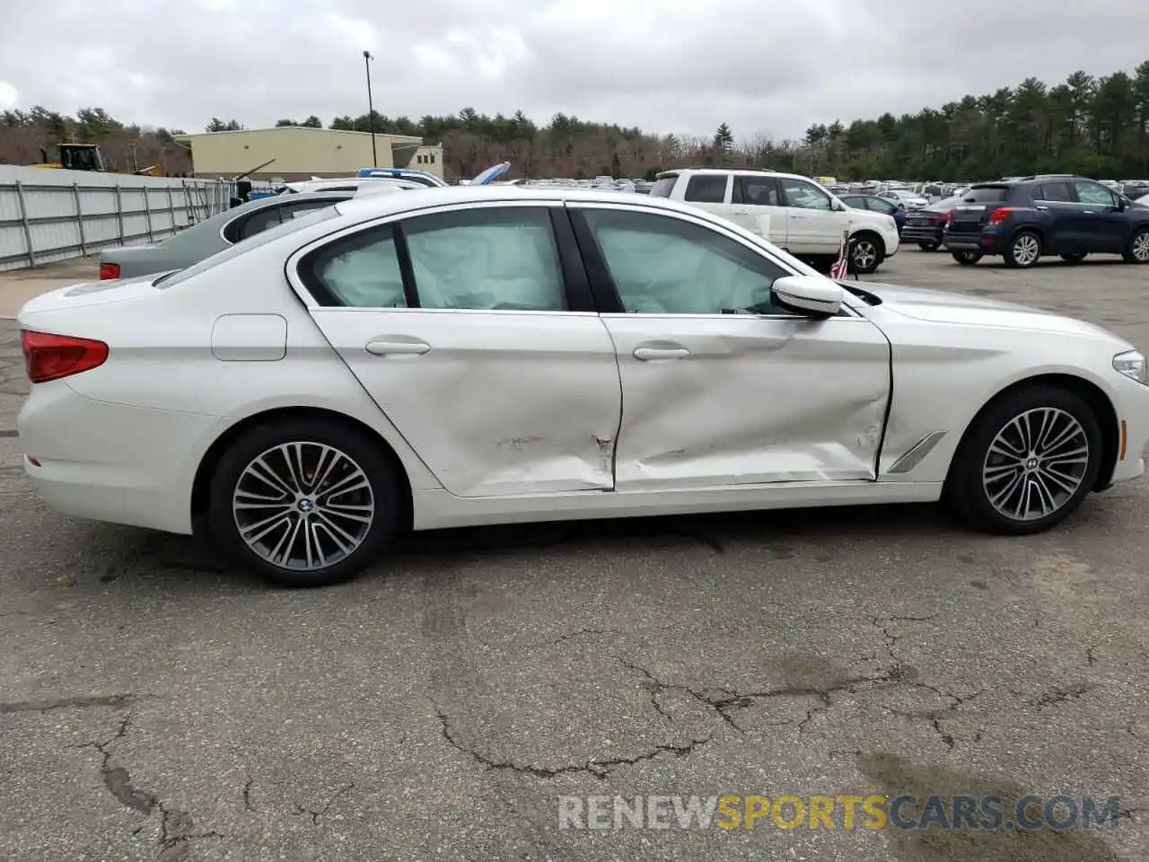 9 Photograph of a damaged car WBAJA7C5XKWW09496 BMW 5 SERIES 2019