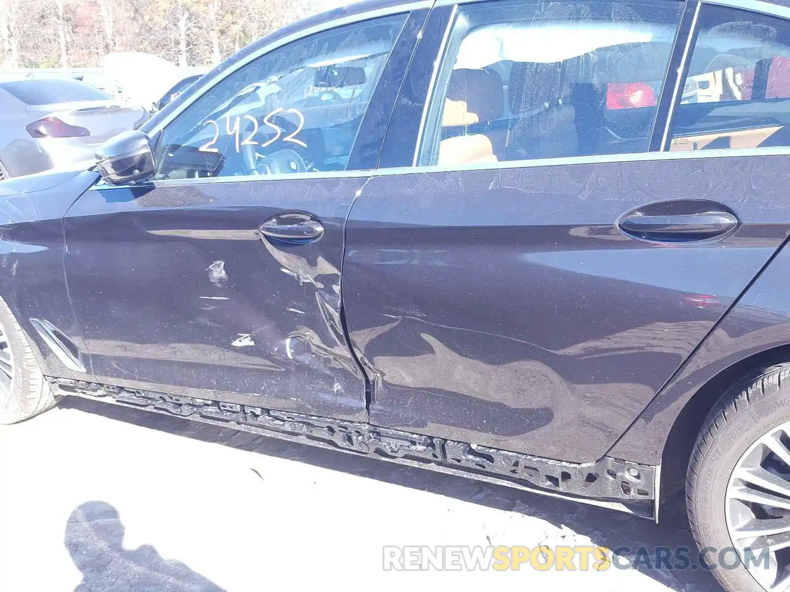 9 Photograph of a damaged car WBAJA7C5XKWW20563 BMW 5 SERIES 2019