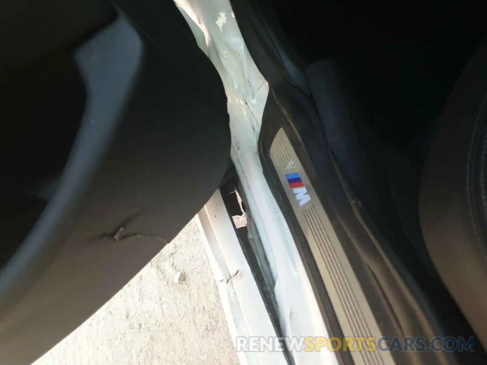 8 Photograph of a damaged car WBAJA9C50KB253885 BMW 5 SERIES 2019