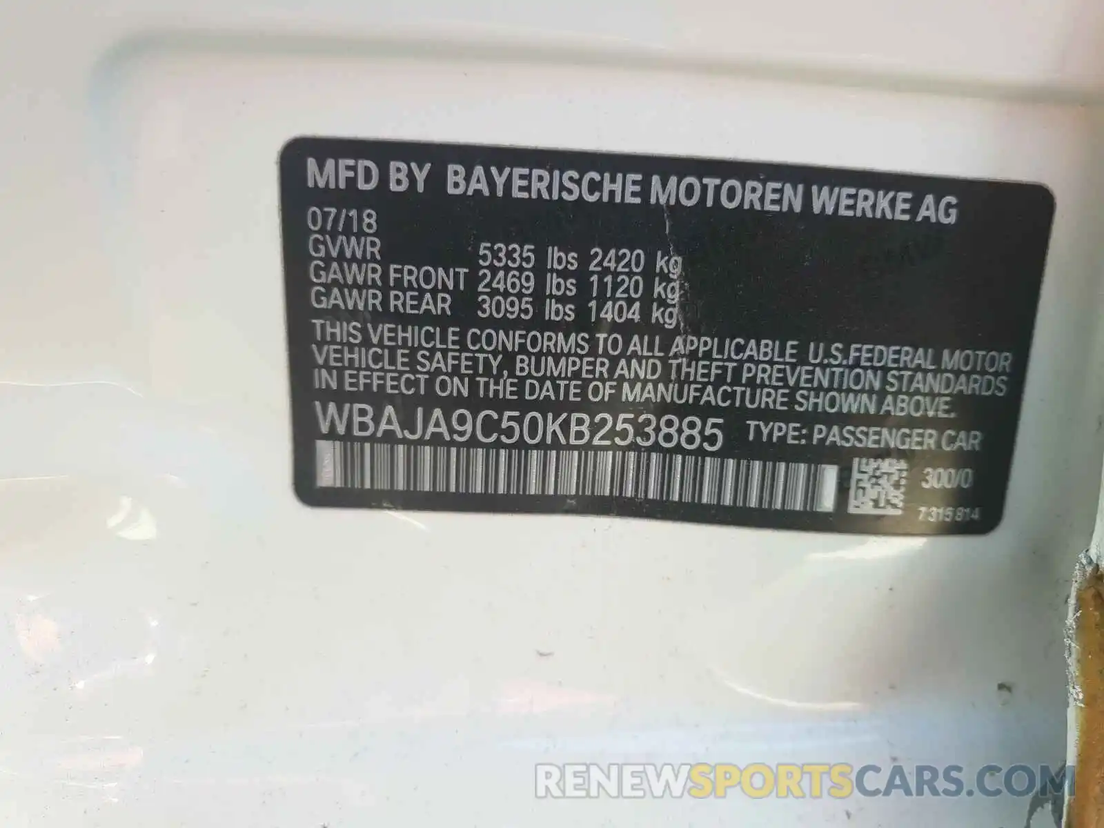9 Photograph of a damaged car WBAJA9C50KB253885 BMW 5 SERIES 2019