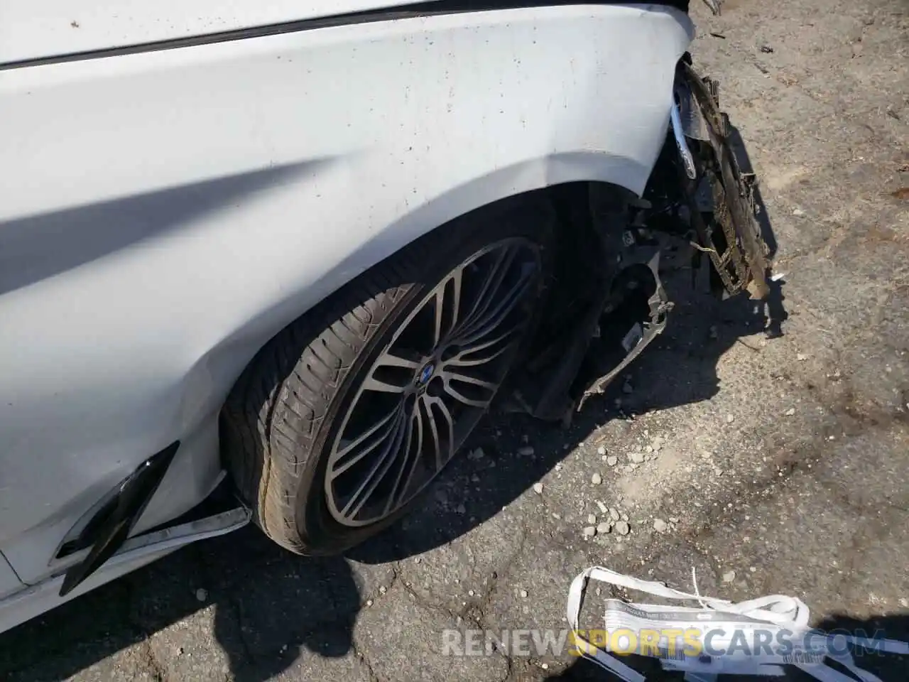 9 Photograph of a damaged car WBAJA9C50KB388154 BMW 5 SERIES 2019