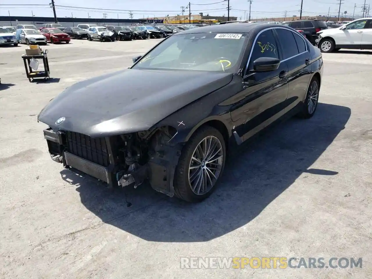 2 Фотография поврежденного автомобиля WBAJA9C50KB392480 BMW 5 SERIES 2019