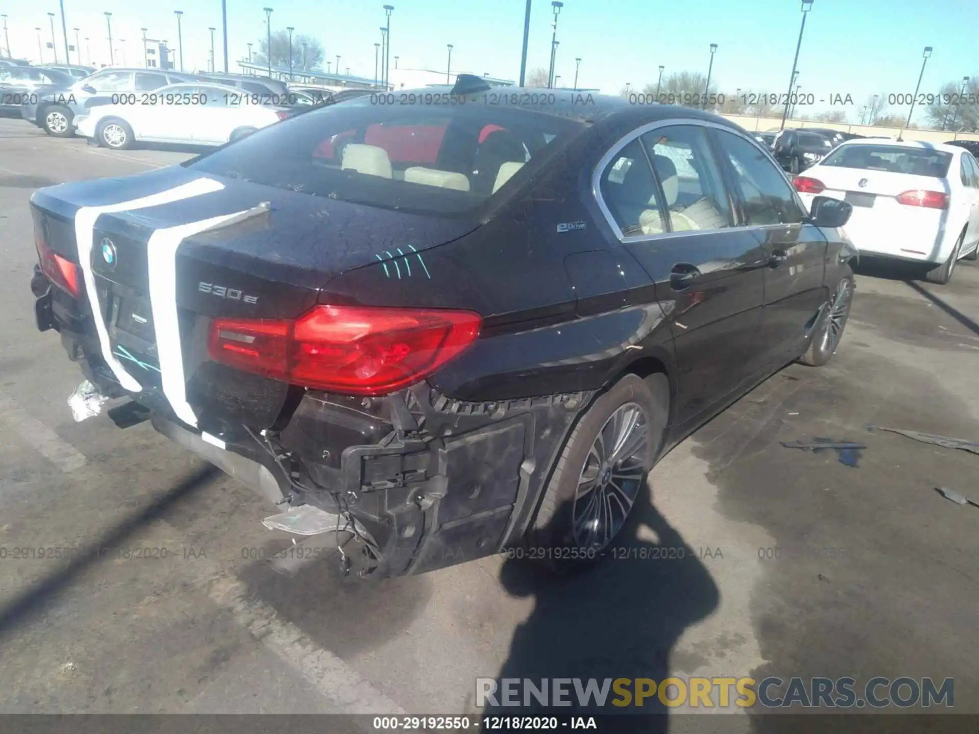 4 Photograph of a damaged car WBAJA9C50KB393578 BMW 5 SERIES 2019