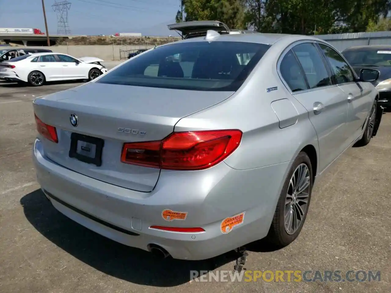 4 Photograph of a damaged car WBAJA9C50KB398909 BMW 5 SERIES 2019