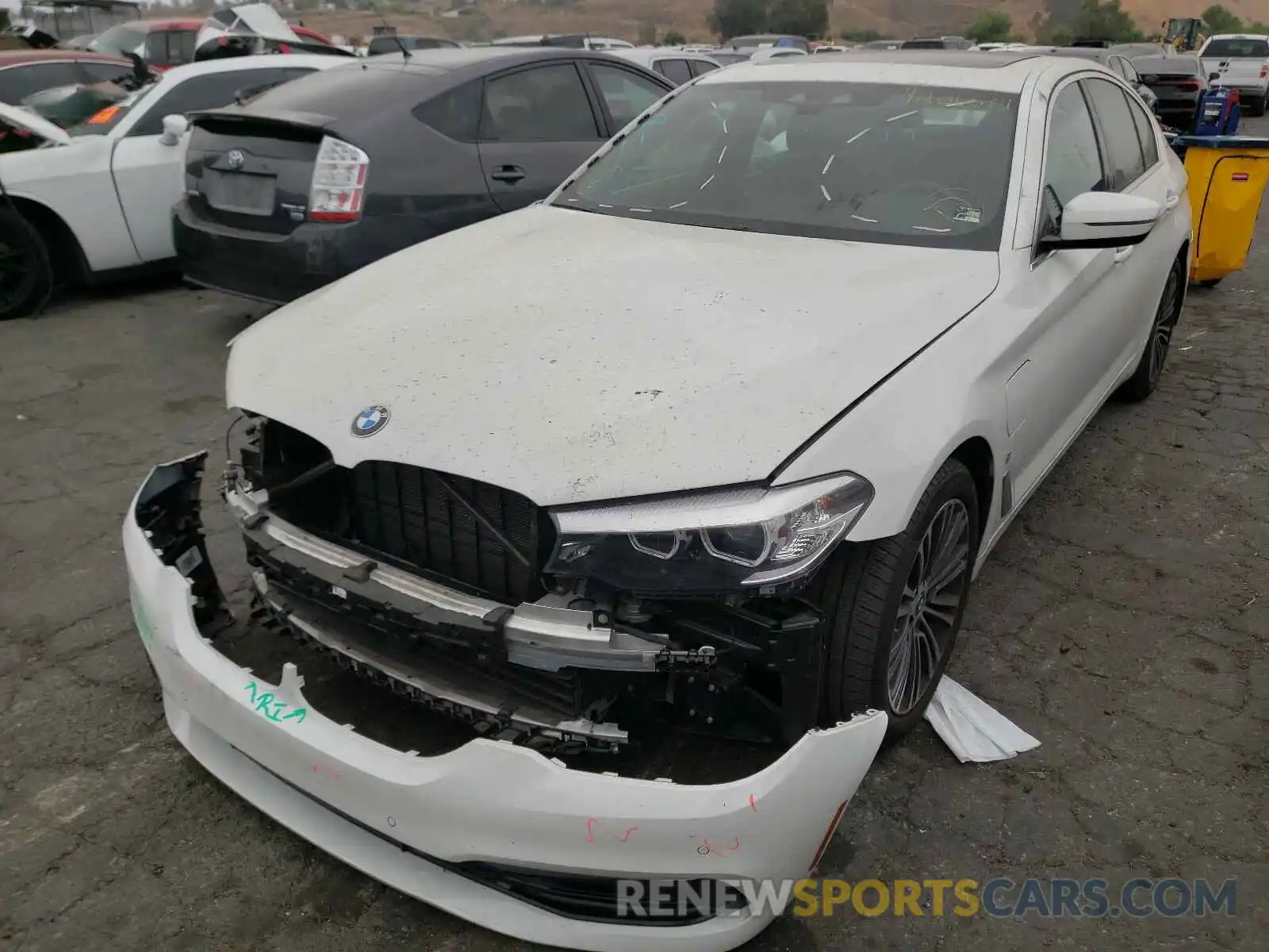 2 Photograph of a damaged car WBAJA9C51KB389765 BMW 5 SERIES 2019