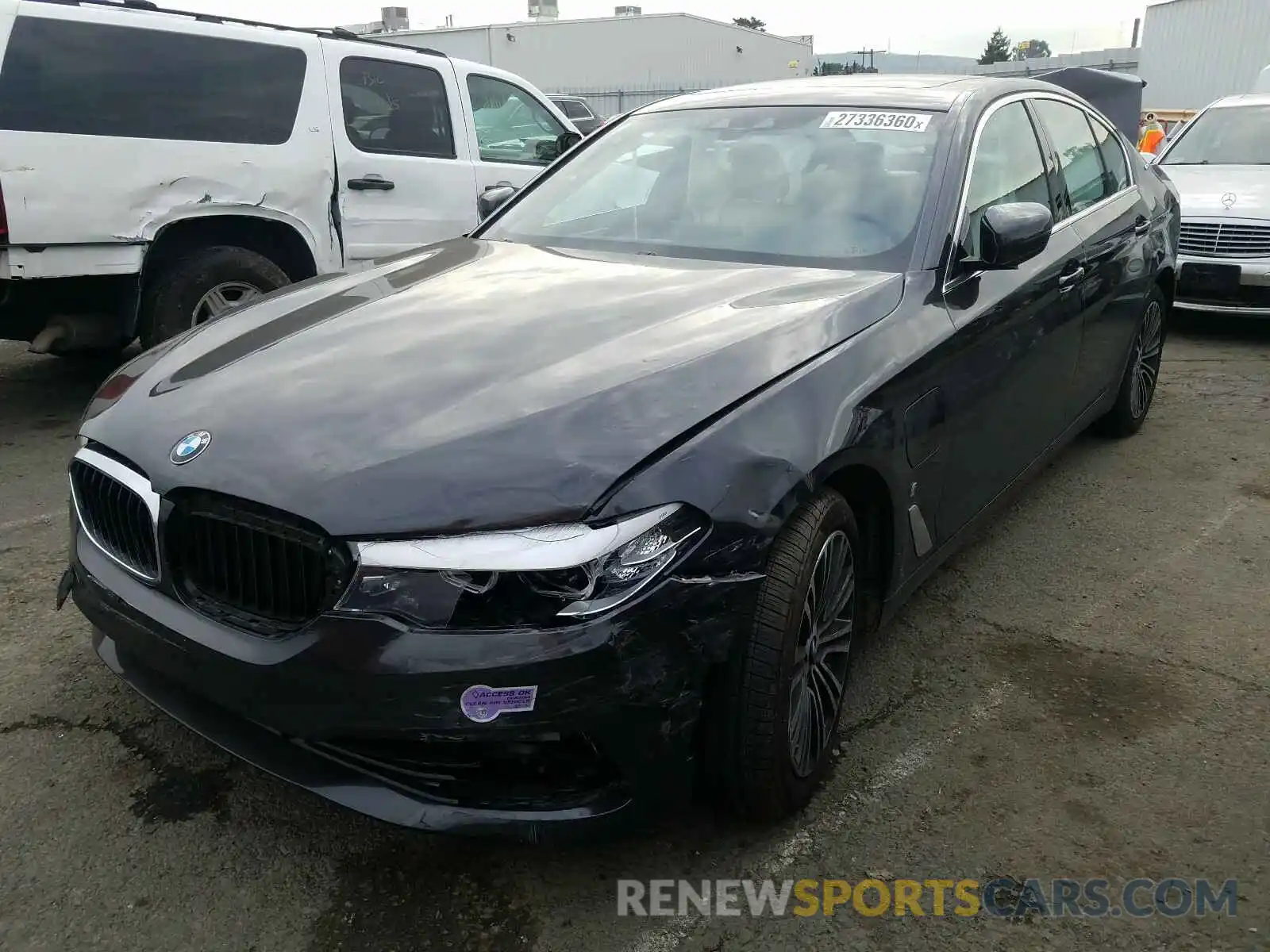 2 Photograph of a damaged car WBAJA9C51KB393010 BMW 5 SERIES 2019