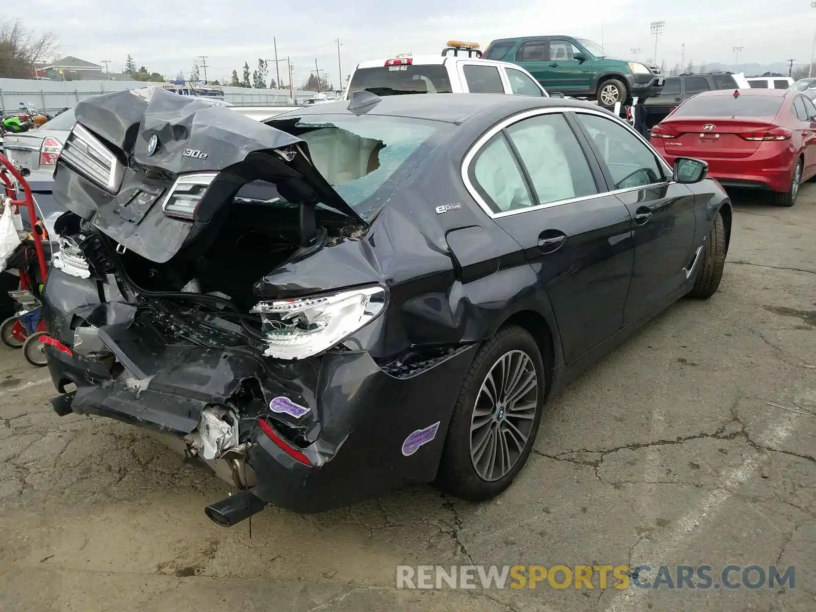 4 Photograph of a damaged car WBAJA9C51KB393010 BMW 5 SERIES 2019