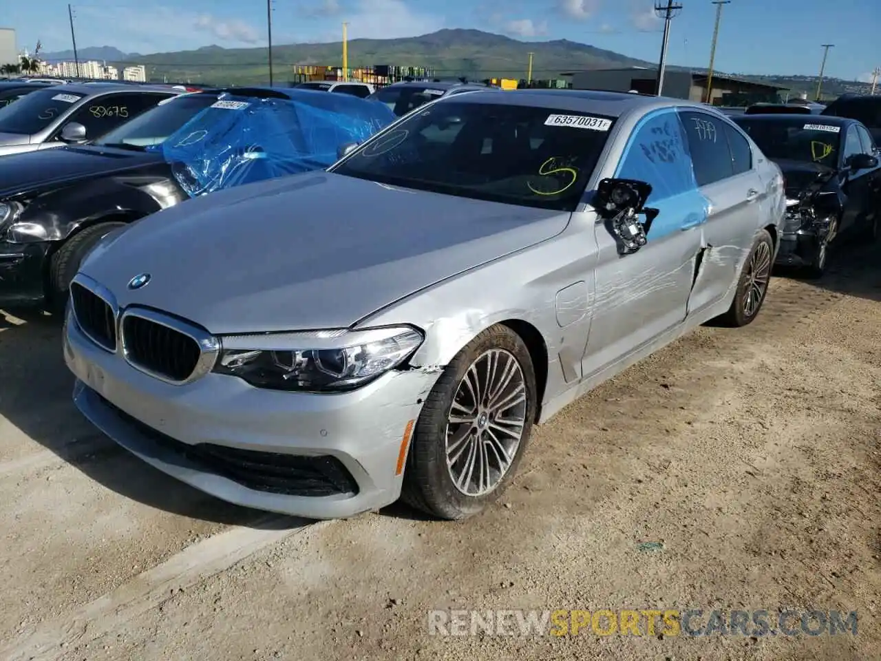 2 Photograph of a damaged car WBAJA9C51KB393265 BMW 5 SERIES 2019