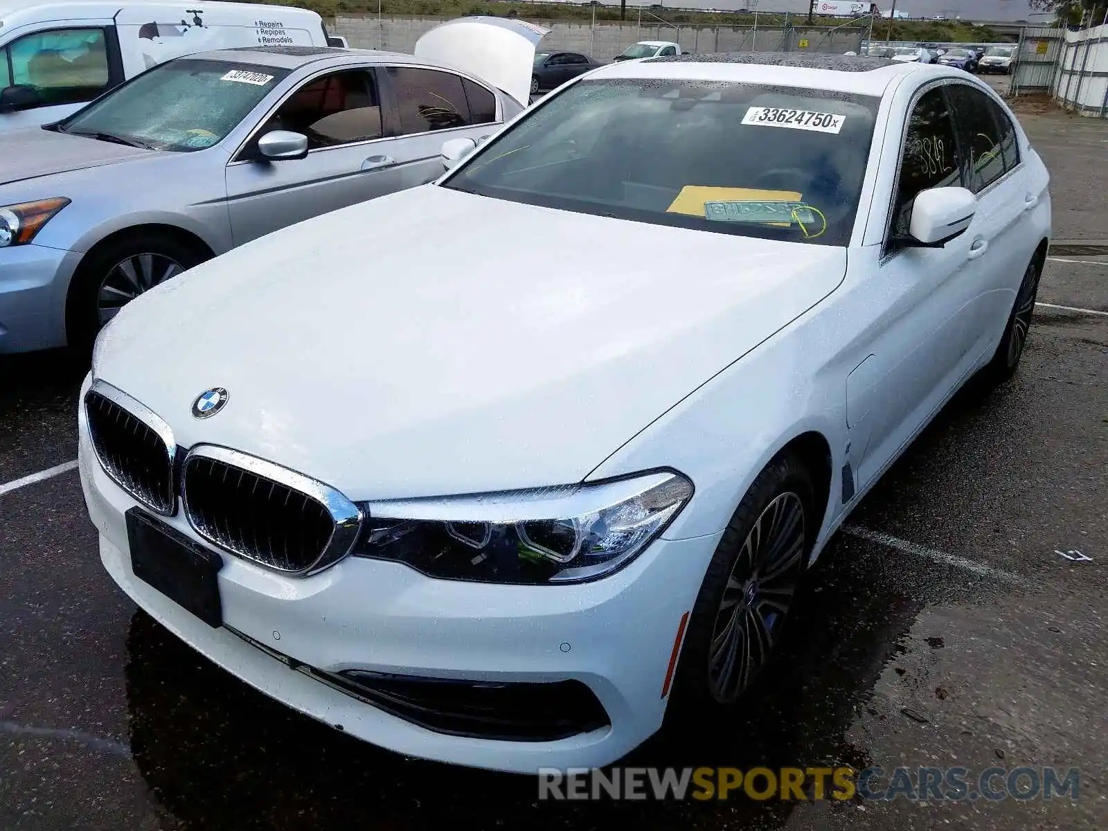 2 Photograph of a damaged car WBAJA9C52KB253984 BMW 5 SERIES 2019