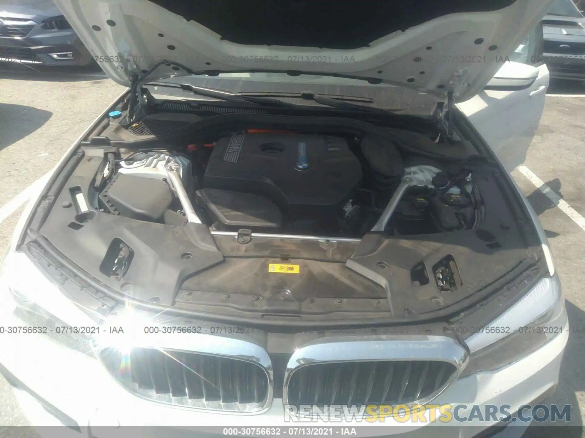 10 Photograph of a damaged car WBAJA9C52KB398717 BMW 5 SERIES 2019