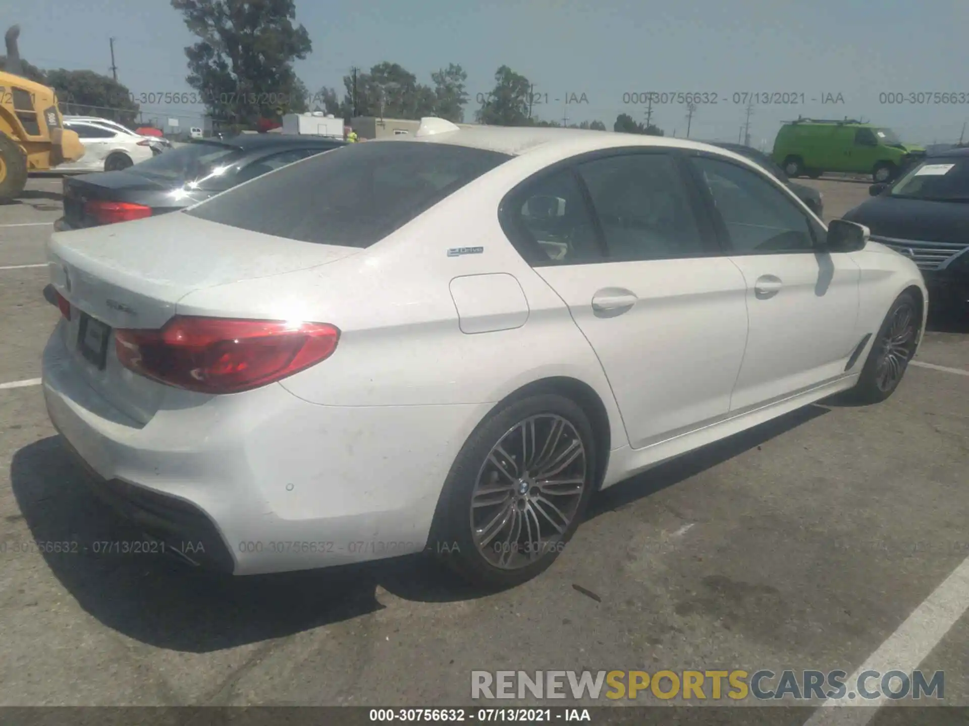 4 Photograph of a damaged car WBAJA9C52KB398717 BMW 5 SERIES 2019