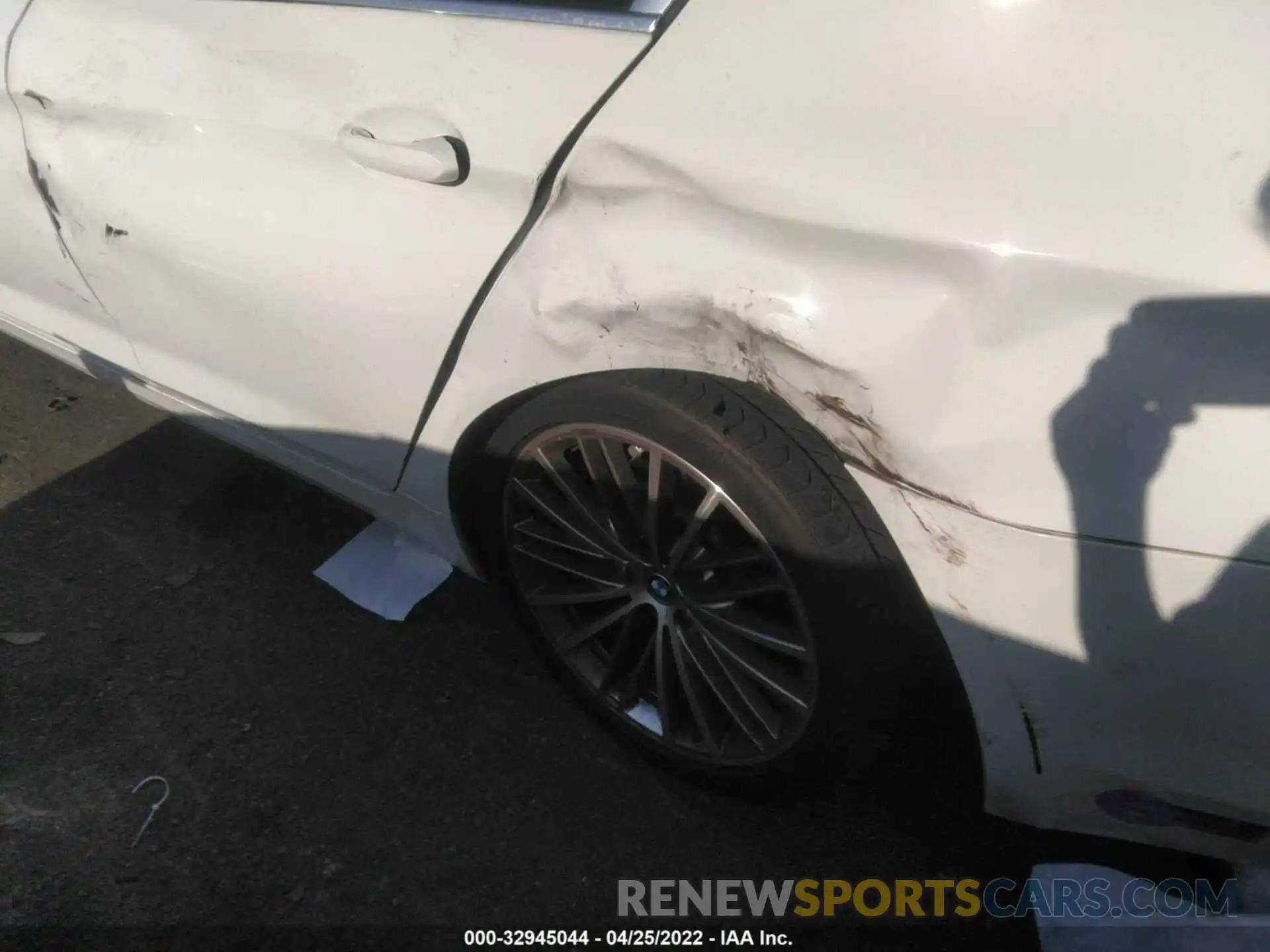 6 Photograph of a damaged car WBAJA9C53KB254920 BMW 5 SERIES 2019