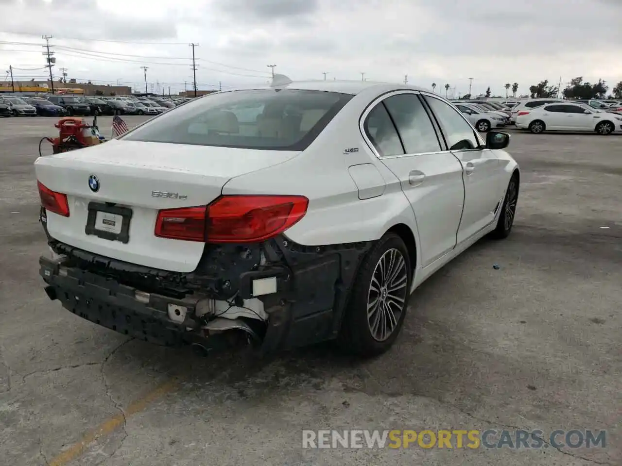 4 Photograph of a damaged car WBAJA9C53KB392540 BMW 5 SERIES 2019