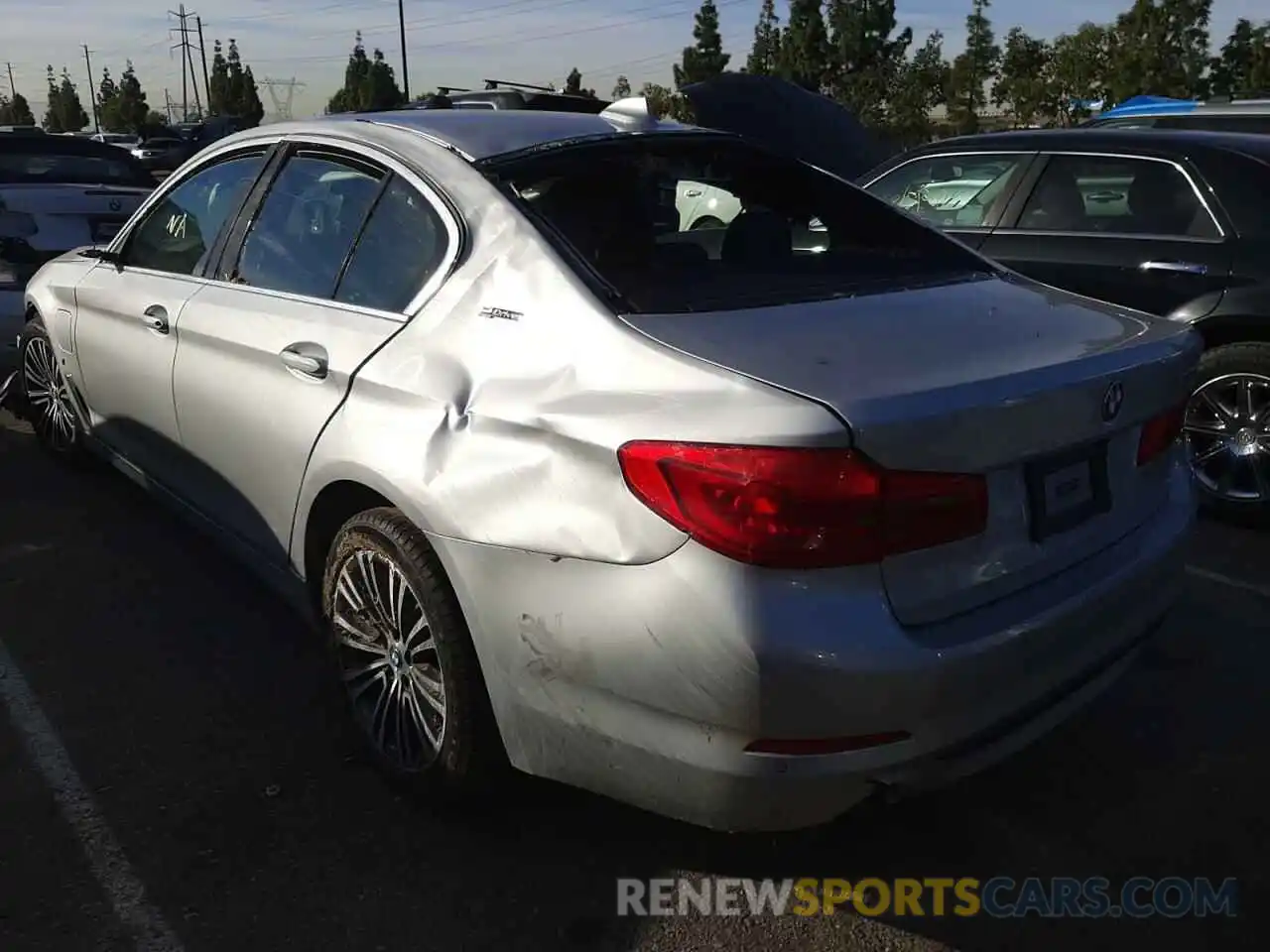 3 Photograph of a damaged car WBAJA9C53KB392702 BMW 5 SERIES 2019