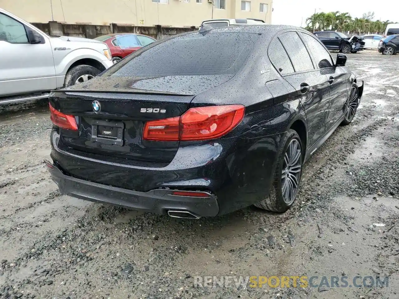 4 Photograph of a damaged car WBAJA9C53KB392733 BMW 5 SERIES 2019