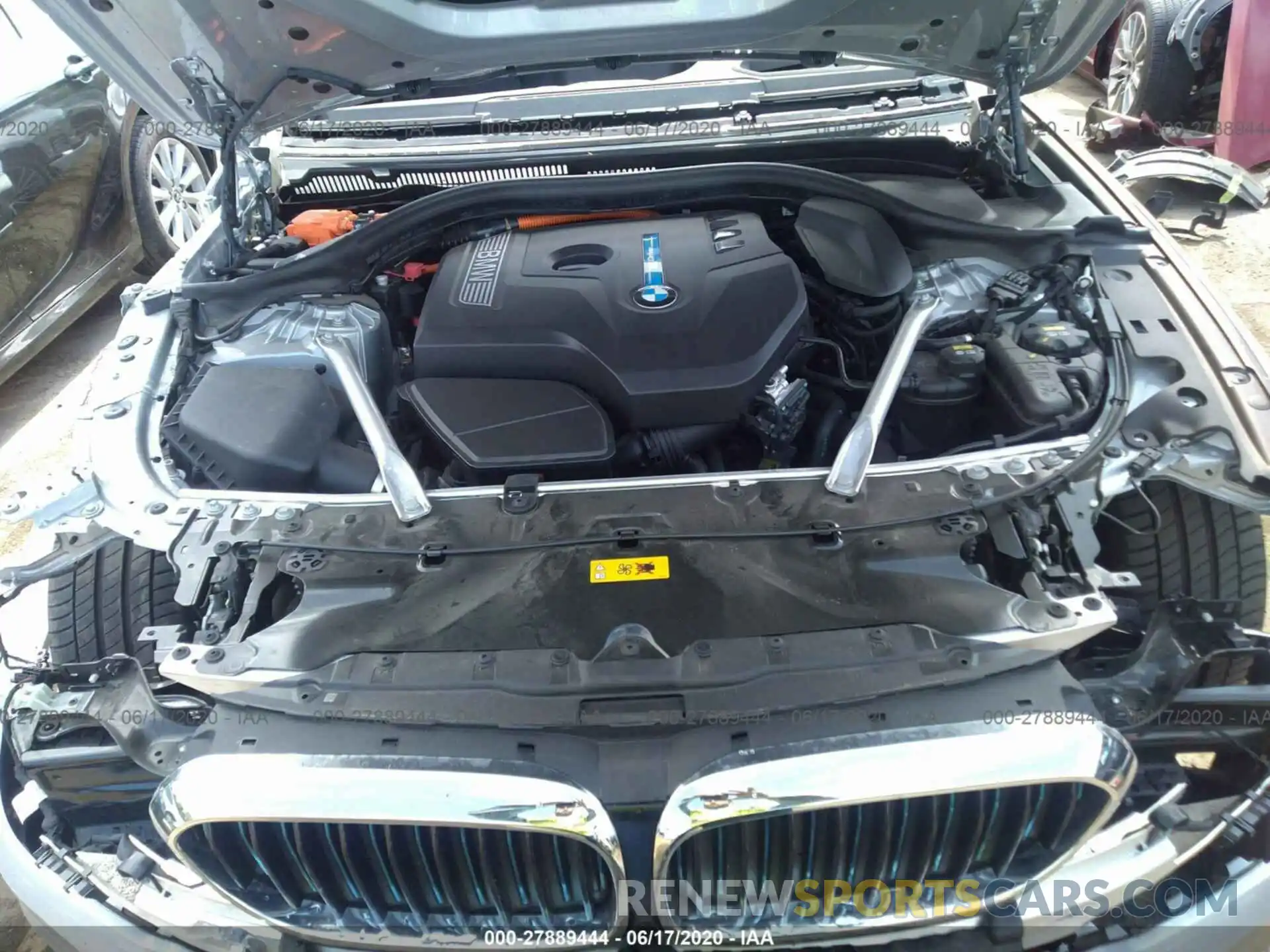 10 Фотография поврежденного автомобиля WBAJA9C53KB393638 BMW 5 SERIES 2019